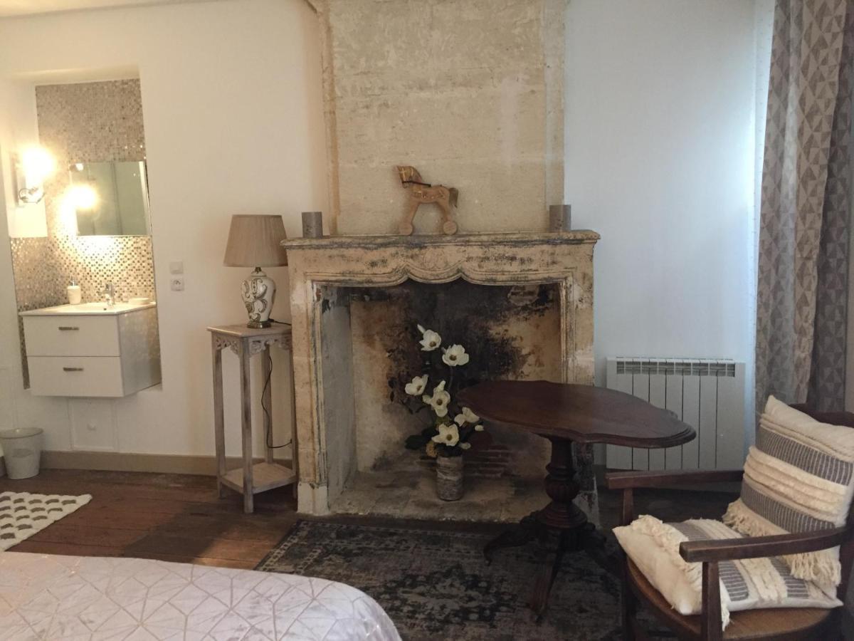 Saint-Savinien De Charme Et D'Eau B&B 외부 사진
